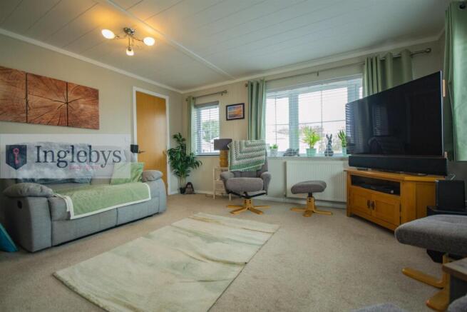 2 bed Park Home for sale Image 7