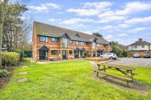 Flat 12, Swanley Court, Northfield Gardens, Watford WD24 7RJ