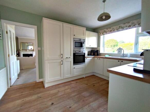 2 bed Detached Bungalow for sale Image 6