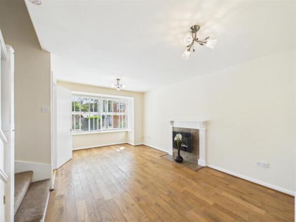 Ascot Close, Stratford upon Avon photo 4
