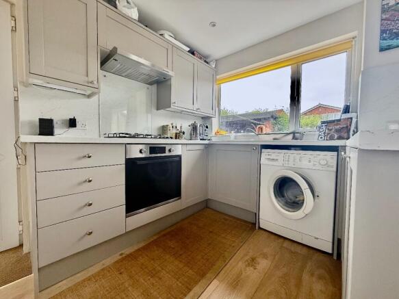 3 bed Detached to rent Image 4