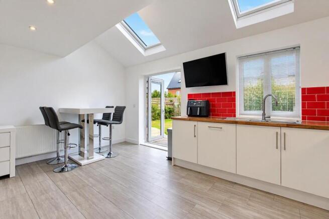 kitchen 2.jpg