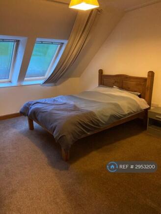 3 bed Flat to rent Image 5