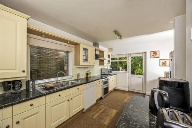 Kitchen/Breakfast Room