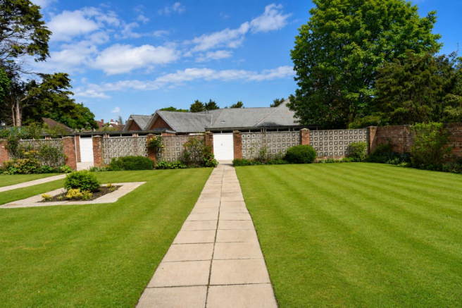 communal rear garden.png
