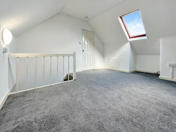 3 bed Terraced to rent Image 10