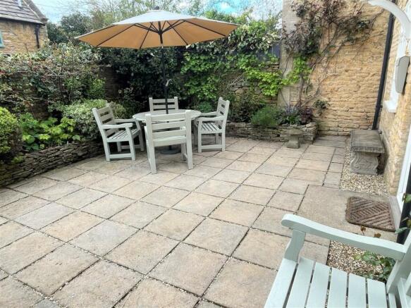 Jessamine Cottage Courtyard garden 2.jpg