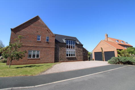 Headland Park, Long Bennington, NG23