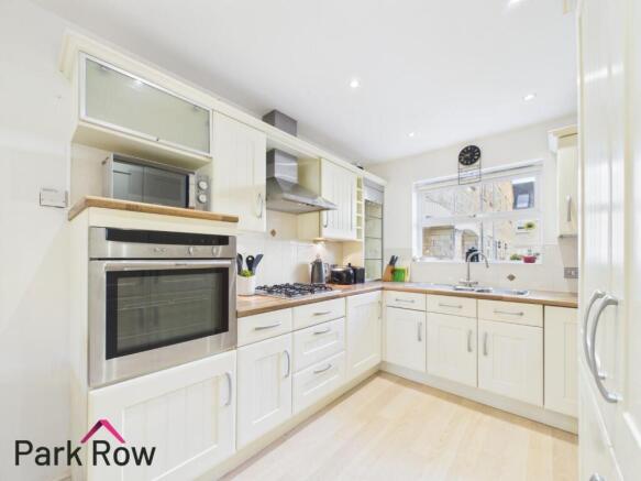 3 bed Terraced for sale Image 8