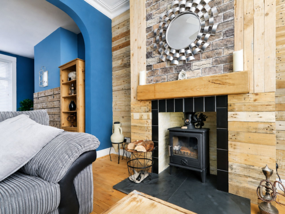 2 bed Detached for sale Image 4