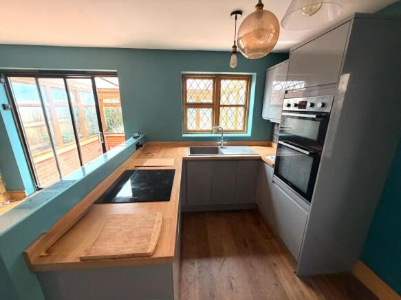 3 bed Semi-Detached for sale Image 6
