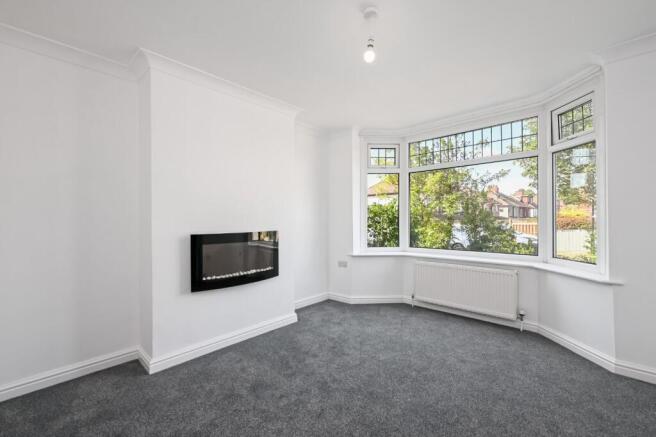 5 bed Detached to rent Image 4