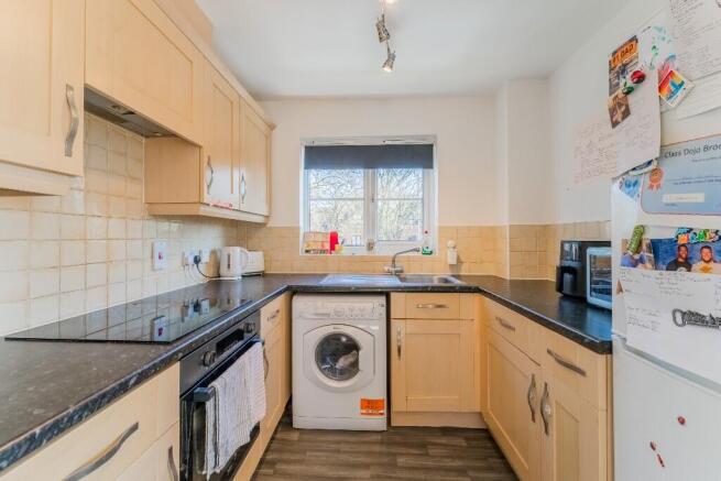 2 bed Apartment for sale Image 6