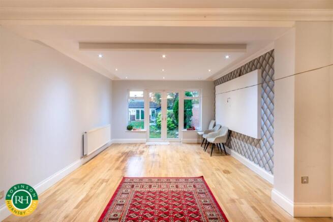 3 bed Semi-Detached for sale Image 6
