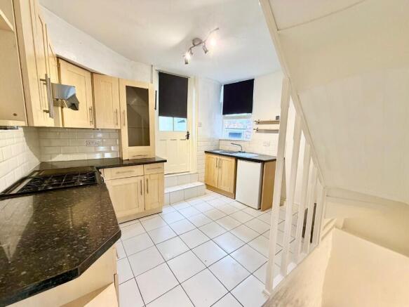 3 bed Terraced for sale Image 4