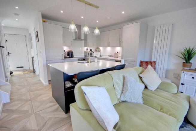 3 bed Town House for sale Image 9