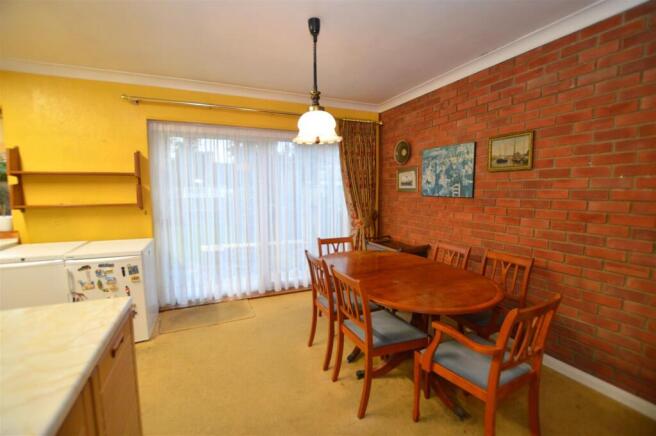 9 Villiers Avenue breakfast area a.JPG