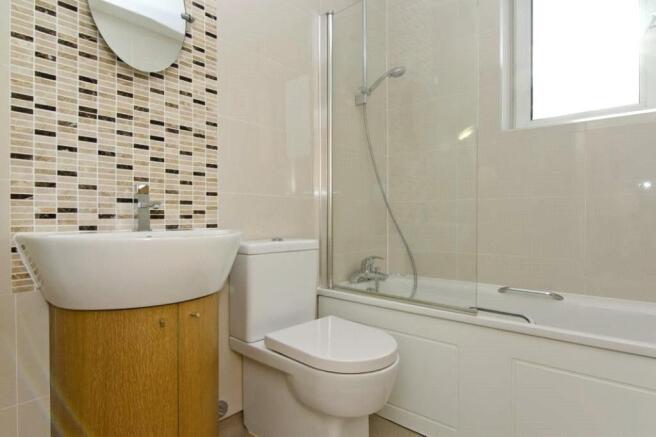 Flat 8, 126-127 W...