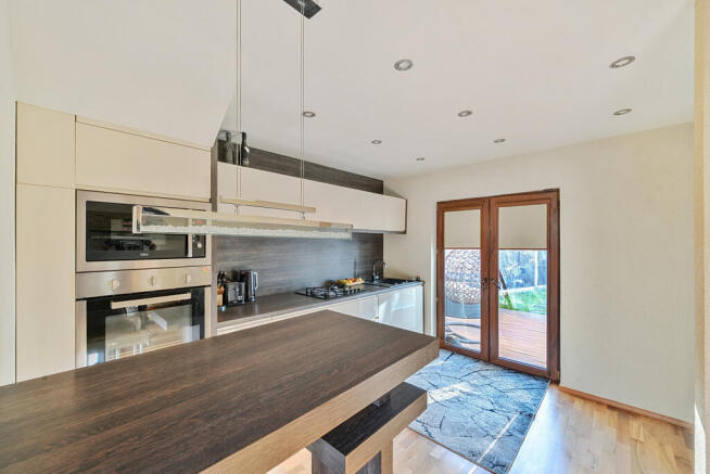 1358788-25-68e3f1...