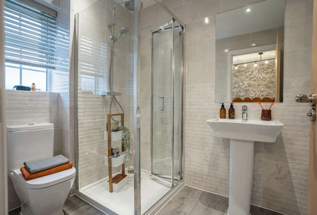 Great North Road, Fernwood, 
Newark, 
Nottinghamshire,
NG243GJ photo 4