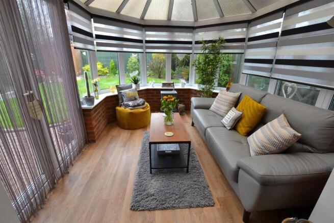 CONSERVATORY / GARDEN ROOM