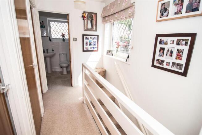 FIRST FLOOR LANDING