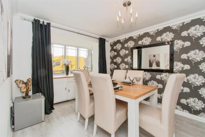 4 bed Detached for sale Image 10