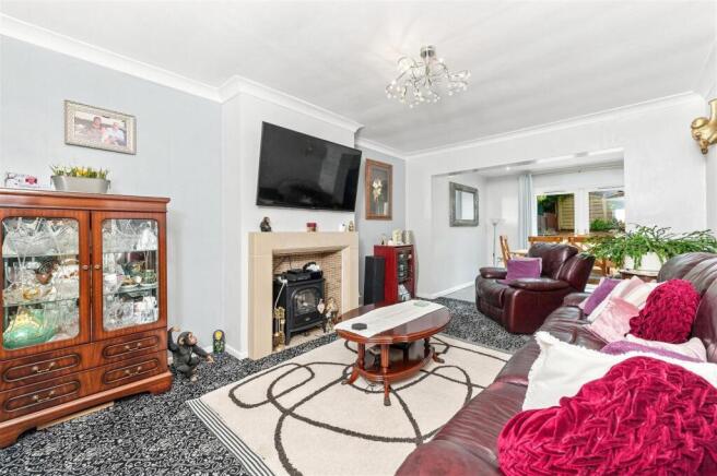 3 bed Semi-Detached Bungalow for sale Image 4