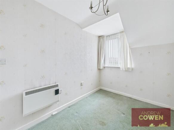 2 bed Flat for sale Image 11