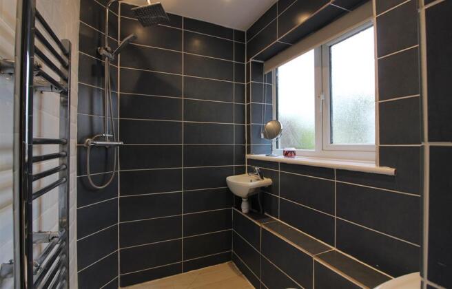 WC & SHOWER ROOM
