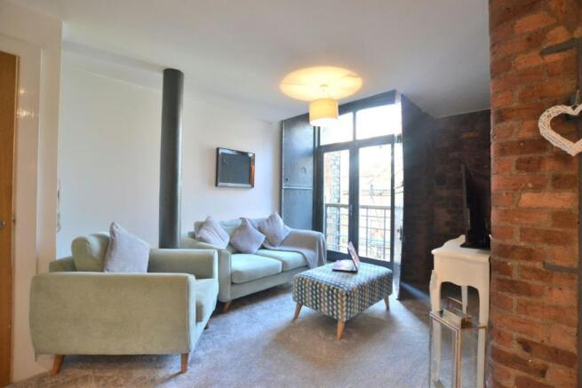 LIVING/DINING ROOM