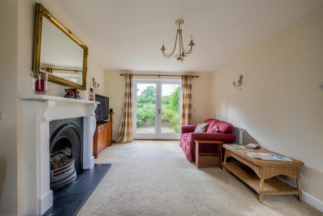 sitting room 2.jpg