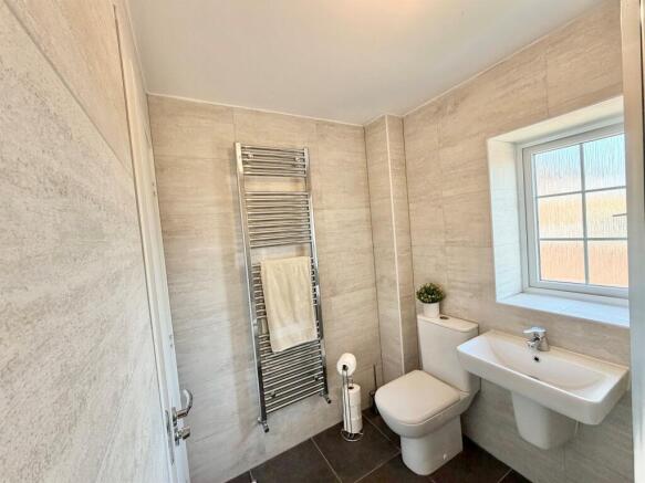 3 bed Semi-Detached for sale Image 10