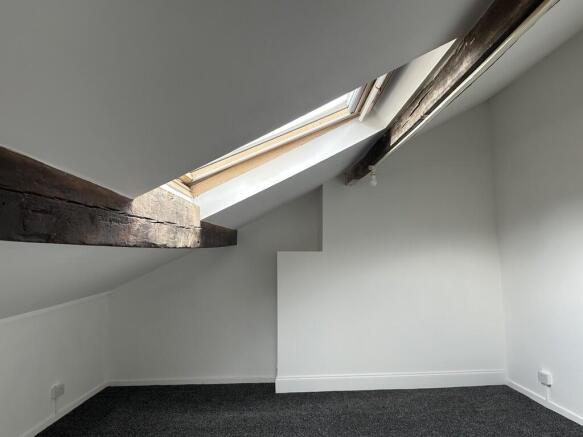 Bedroom attic3