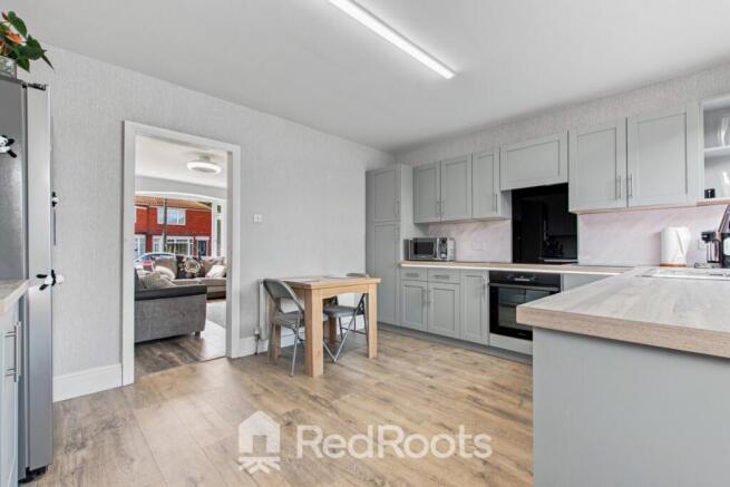 2 bed Semi-Detached for sale Image 6