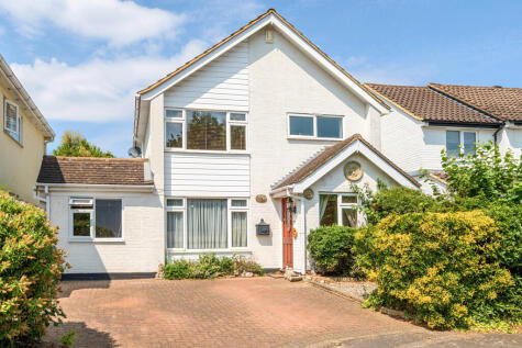Coombe Drive, Addlestone, KT15