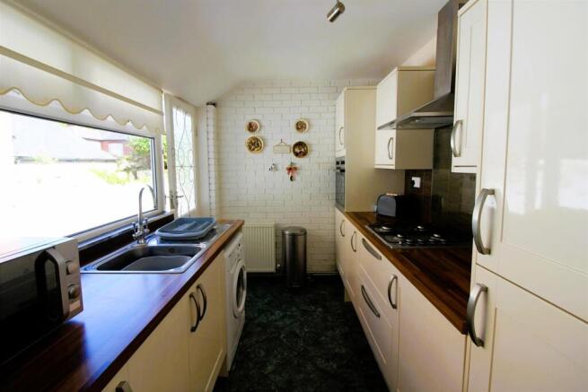3 bed Terraced for sale Image 5