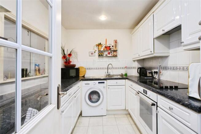 2 bed Flat for sale Image 8