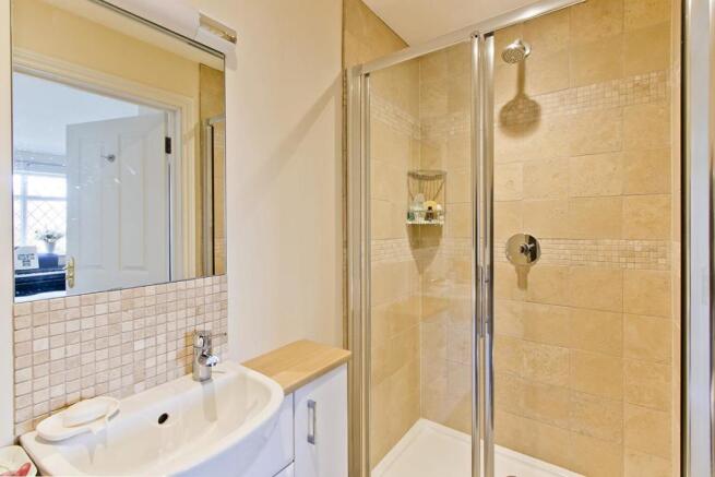 ensuite.jpg