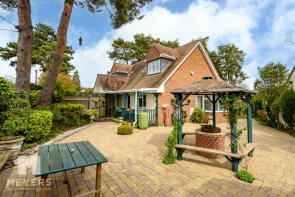30, Cedar Avenue, Ringwood BH24 2QQ