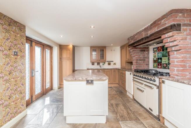 3 bed Terraced for sale Image 5