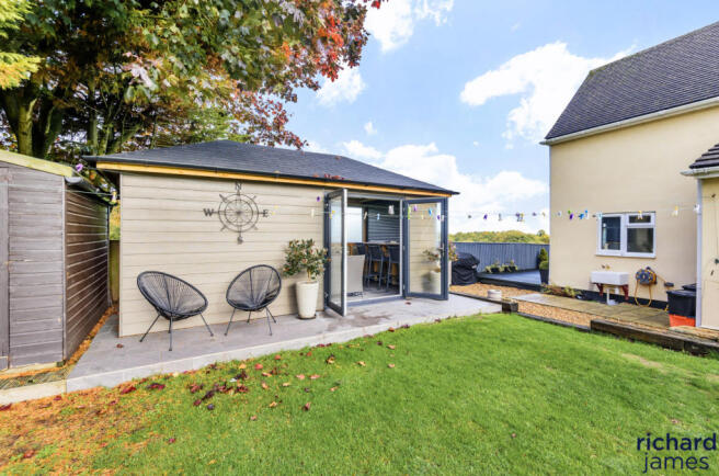 Summerhouse / Bar