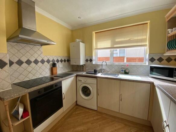 Kitchen 2.jpg