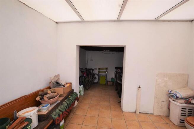 COACH-HOUSE