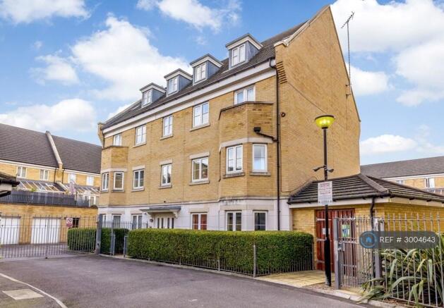 Small Quiet Development. Safe Flat Behind Gate