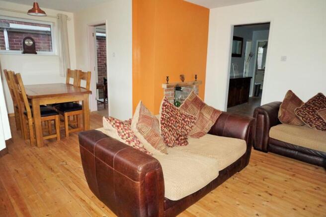Lounge/Dining Room