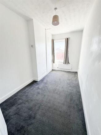 3 bed Terraced for sale Image 6