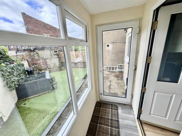 3 bed Terraced for sale Image 8