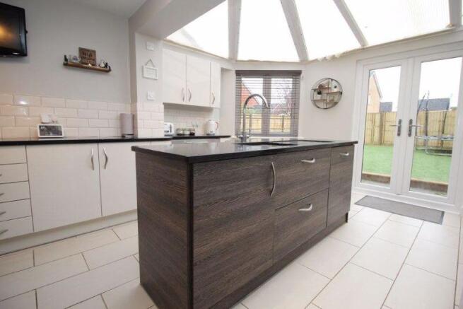 Kitchen/breakf...