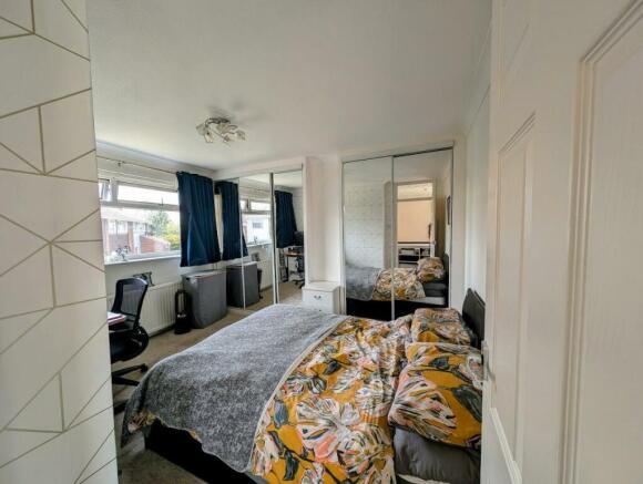 bed 1.jpg